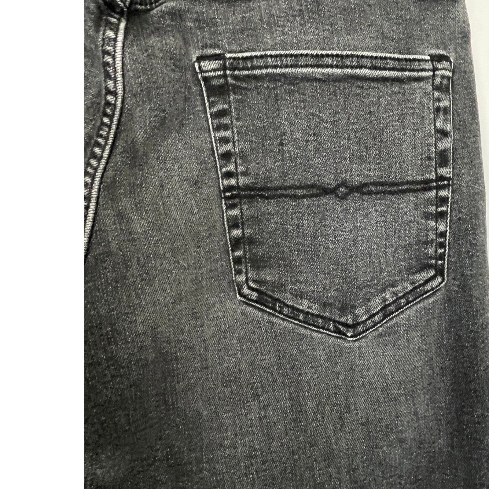Lucky Brand Men's Black Straight Leg Jeans W33 L32 NWOT Classic Minimalist