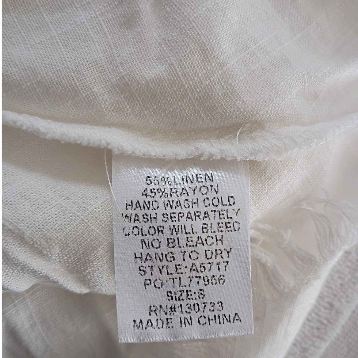 Umgee USA Linen Blend Top White Short Sleeve Raw Hem Floral Trim Women's S