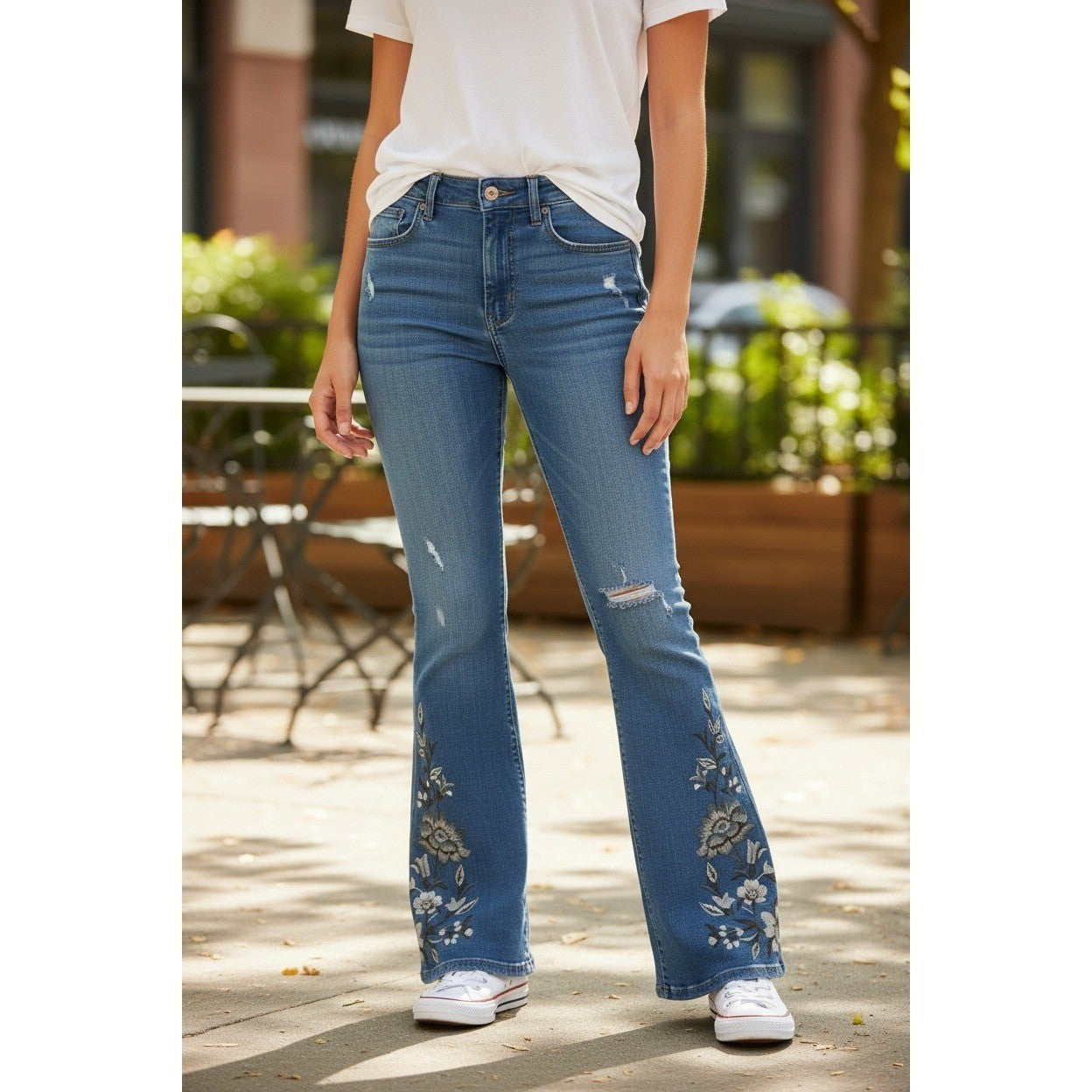 Celebrity Pink RE Generation Mid Rise Flare Jeans Floral Embroidered 26x30 Boho