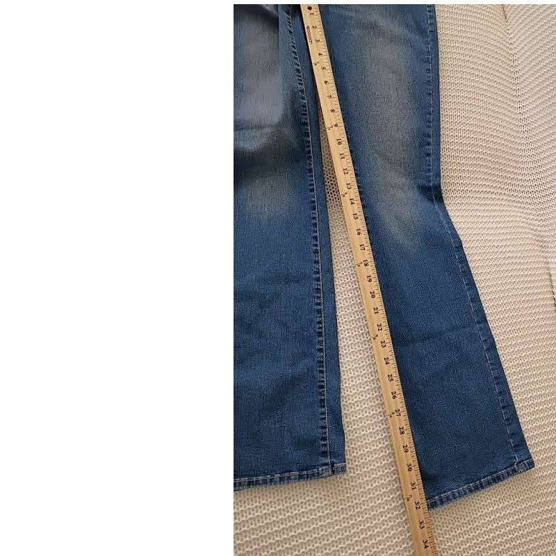 Levi Strauss Signature Gold Label Mid Rise Bootcut Jeans Blue Medium Wash 28x32T