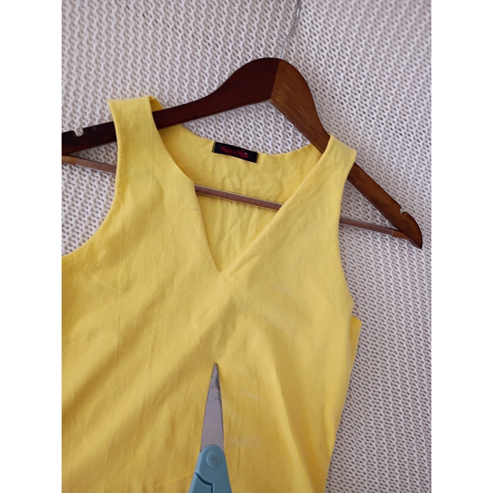 Nally & Millie Vibrant Yellow V-Neck Sleeveless Tank Top Raw Hem USA S M Boho