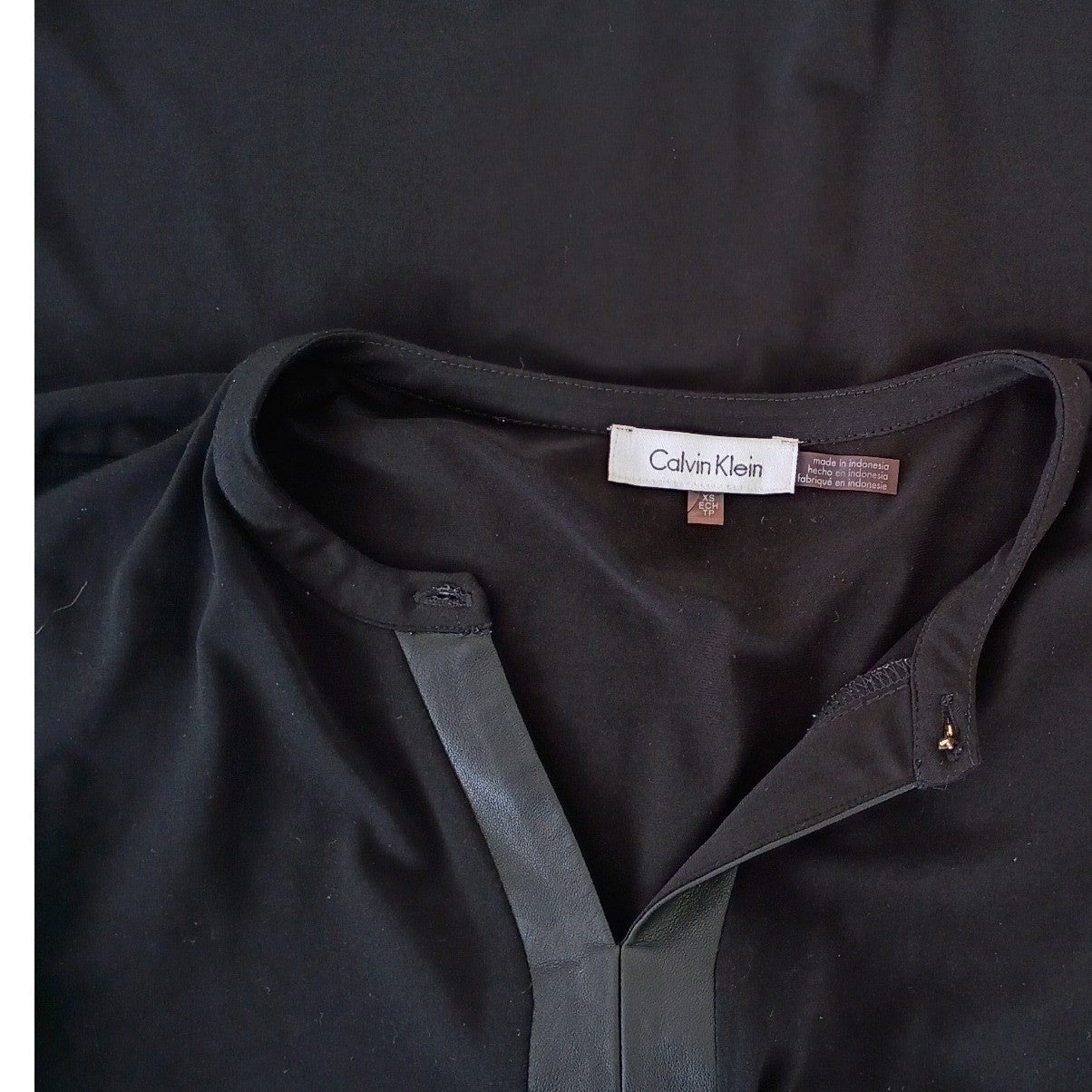 Calvin Klein Black Sleeveless V-Neck Sheath Top with Faux Leather Trim Size M