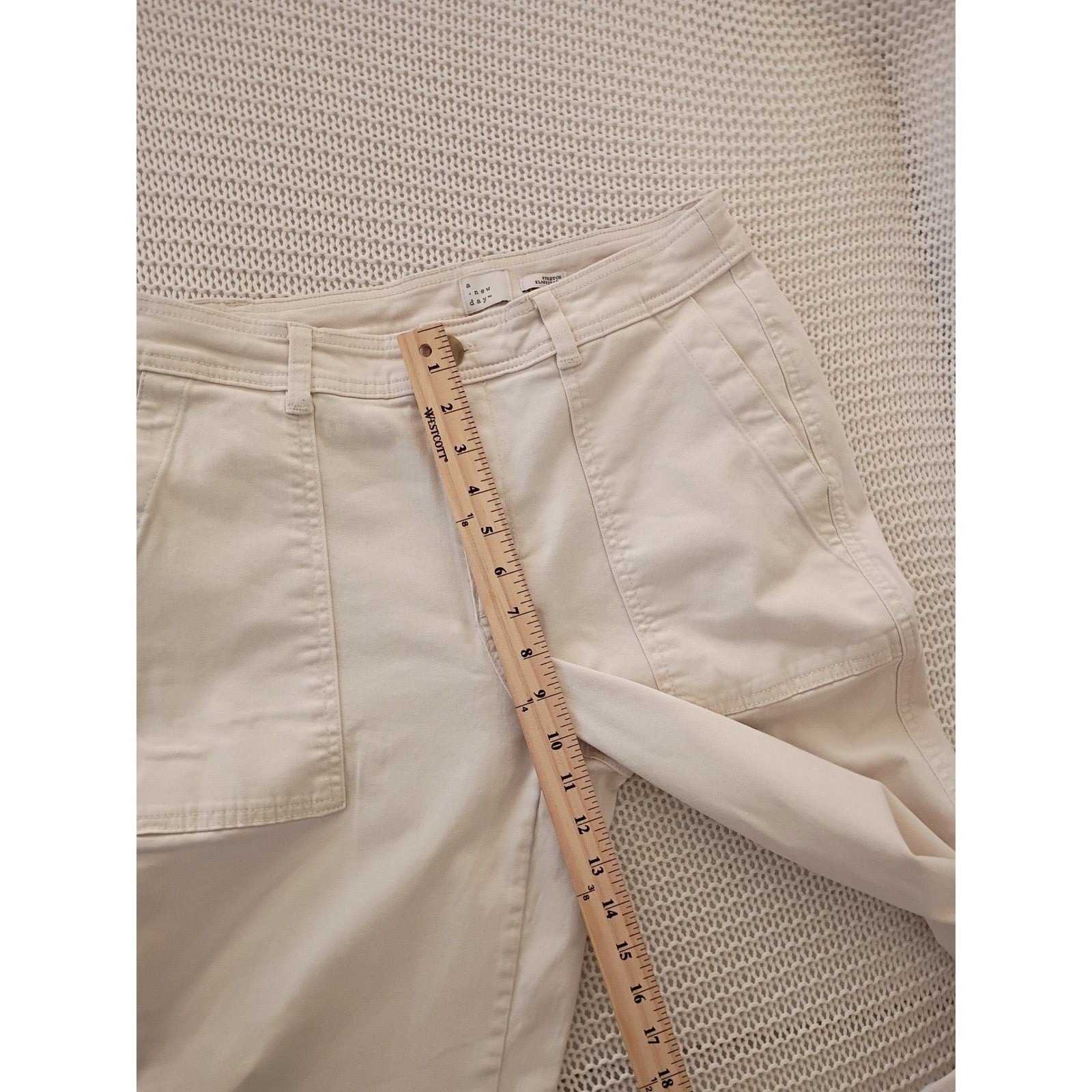 A New Day Womens Cargo Pants Cream Stretch Elasticized Sz 8 W28x26