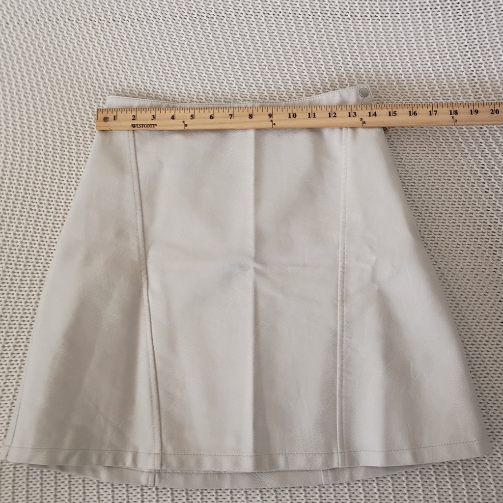 ZARA Cream Faux Leather Mini Skirt Side Zip A-Line Off White Vegan Leather S