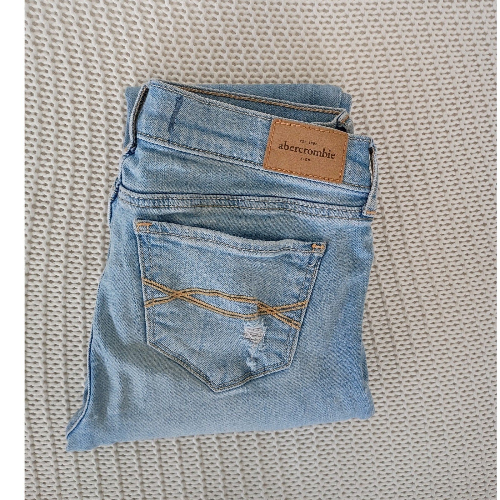 Abercrombie Light Wash Ripped Slim Jeans Youth 16 Fits Women W25x29