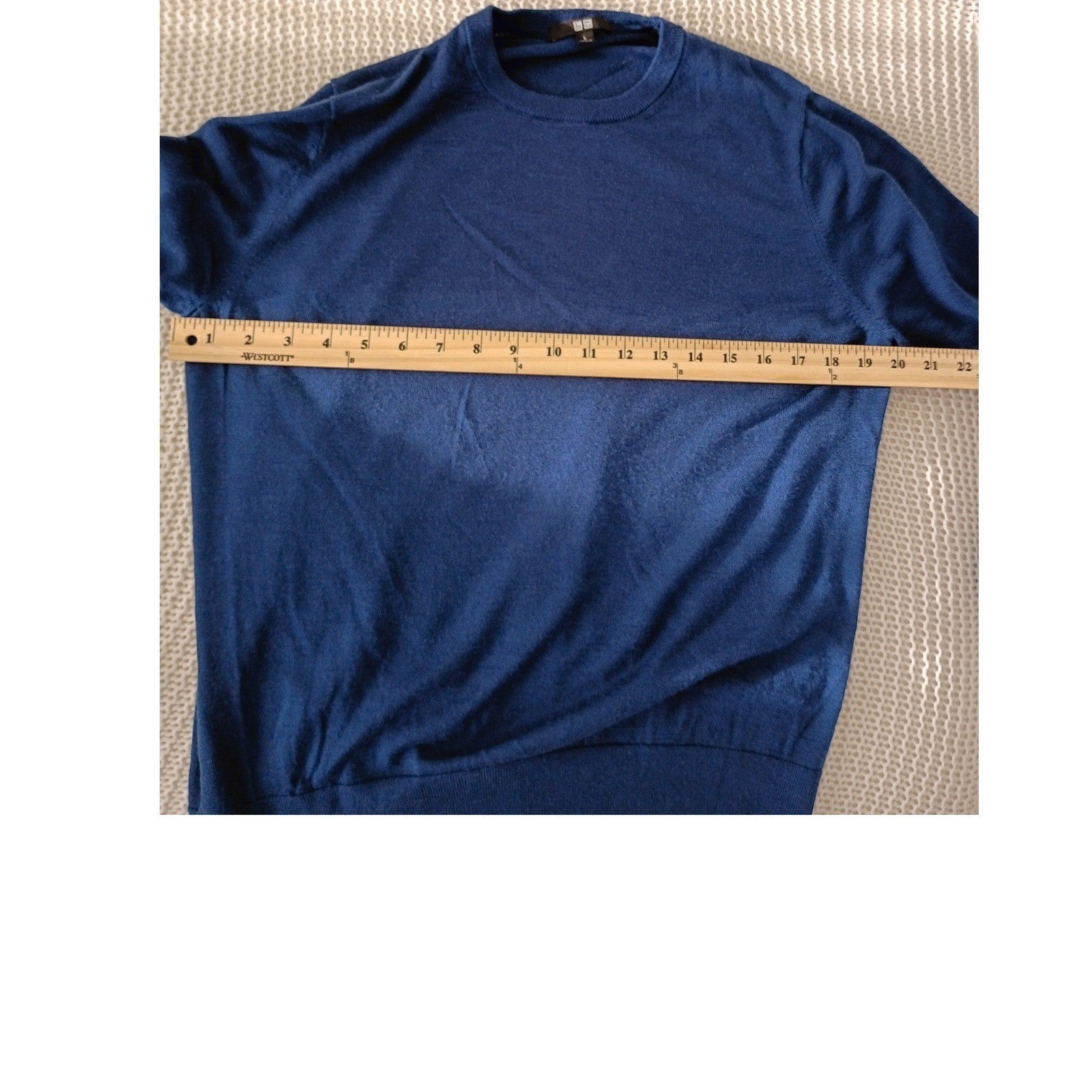 Uniqlo Men's Navy 100% Extra Fine Merino Wool Crew Neck Sweater Large