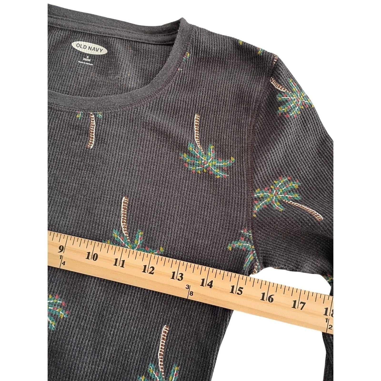 Old Navy Dark Gray Palm Tree Print Long Sleeve Cotton Thermal Top