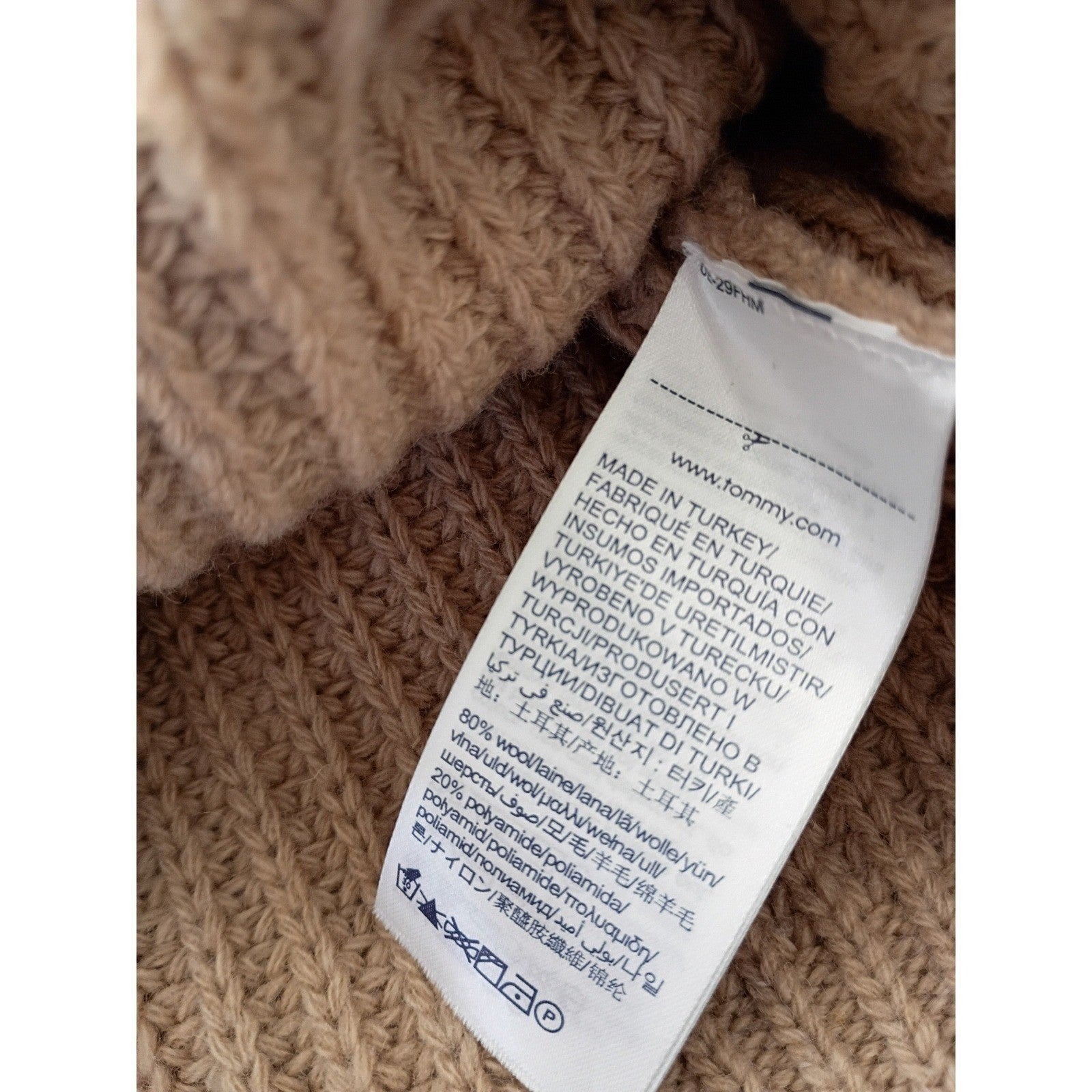 Tommy Hilfiger Elegant Camel Mock Neck Sweater 82% Lana Wool Ribbed Knit S Cozy