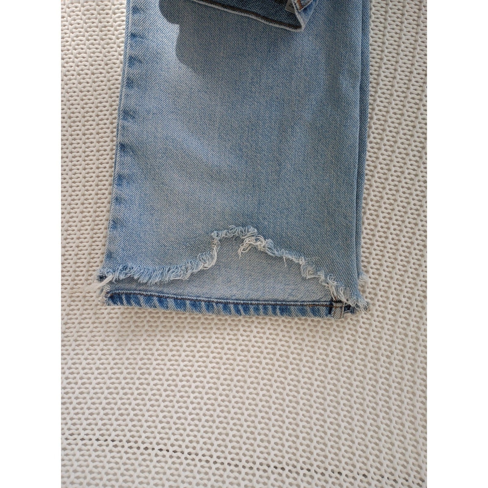Subdued Light Blue Straight Leg Jeans High Rise Denim Size 2 W 26 x 32