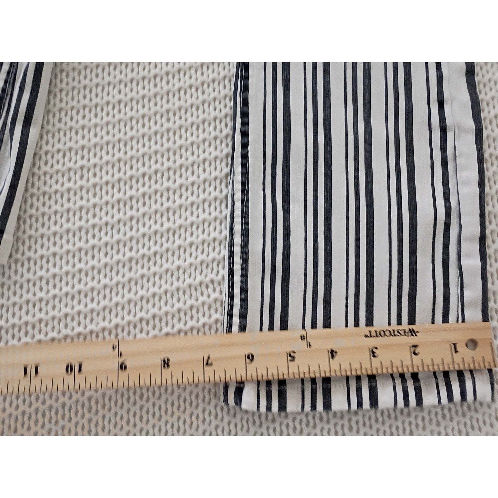 Urban Outfitters BDG Coastal Striped High Rise Straight Cropped Jeans 24