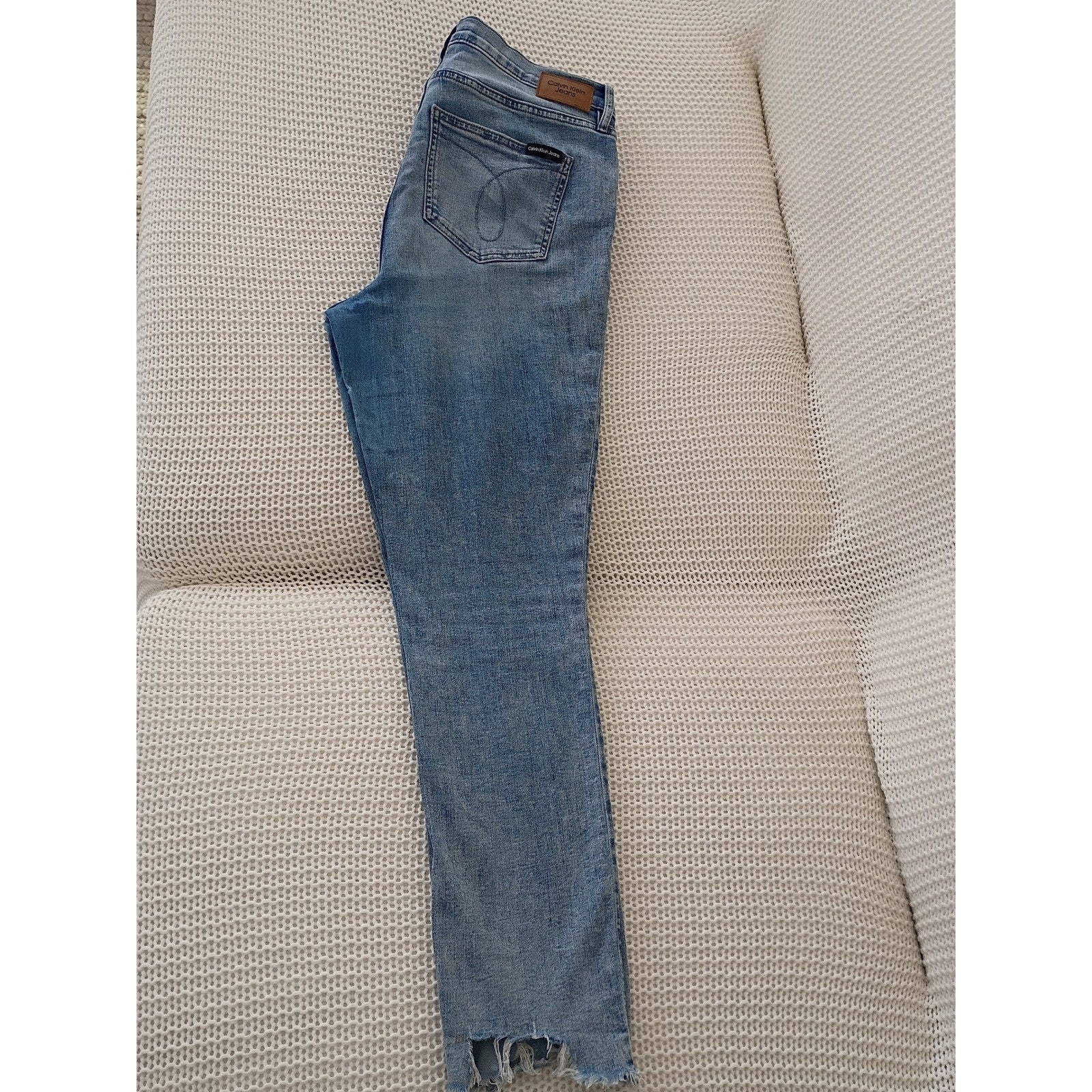 Calvin Klein Distressed Straight Leg Jeans Blue Frayed Hem 28/6x27 NWOT
