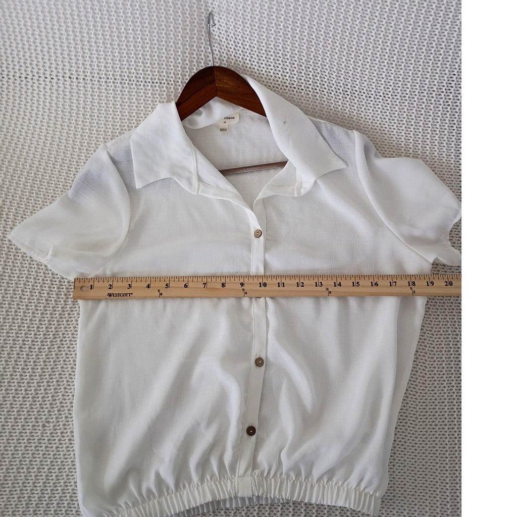 Free Kisses White Short Sleeve Button Up Blouse M Elastic Hem Coastal Minimalist