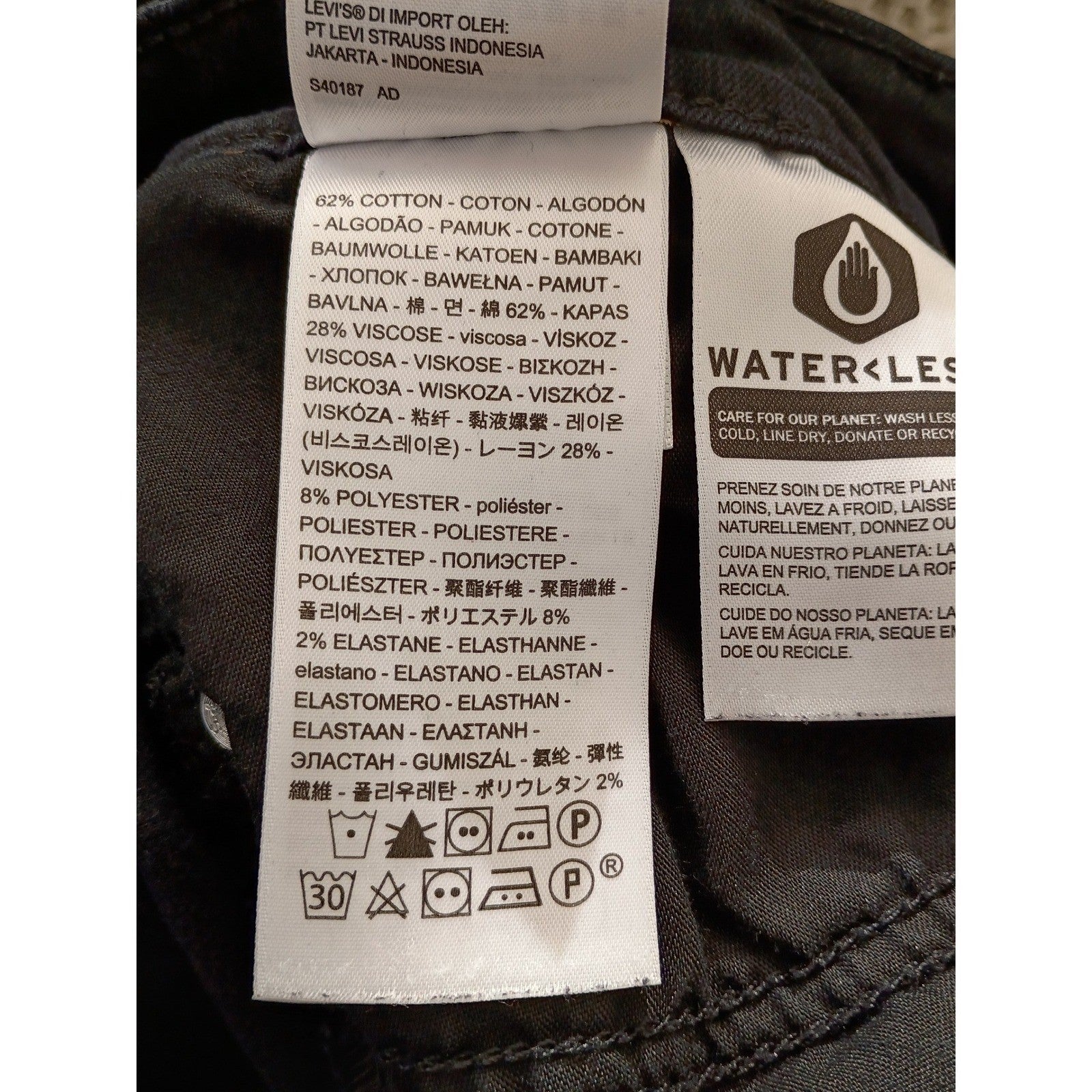 Levi's 711 Skinny Jeans Black Distressed Ripped Denim 30x30 NWOT