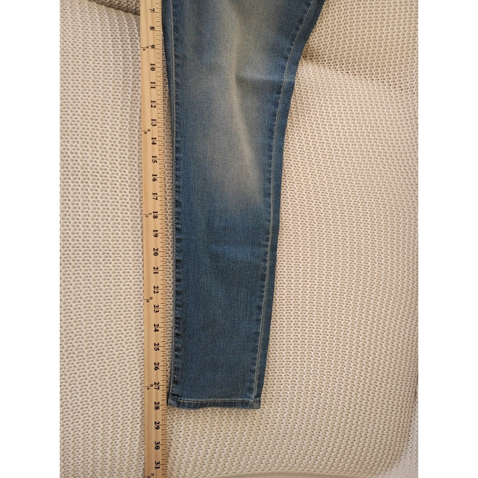 Levi Strauss Signature NWT Modern Skinny Stretch Jeans Med Wash 29x28 Size 8