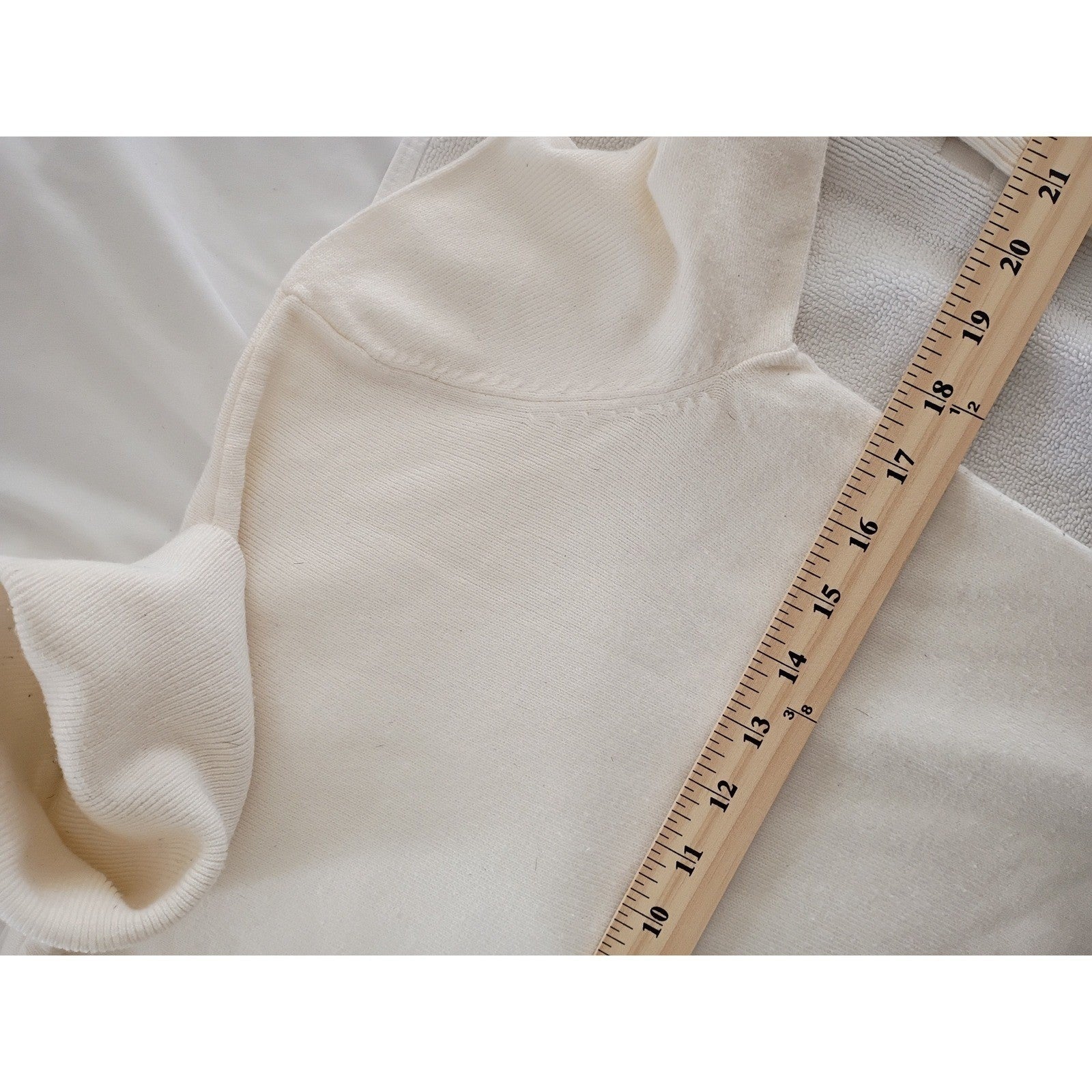 JM Collection Petite Ivory Turtleneck Sweater Button Cuffs Pullover Size P S