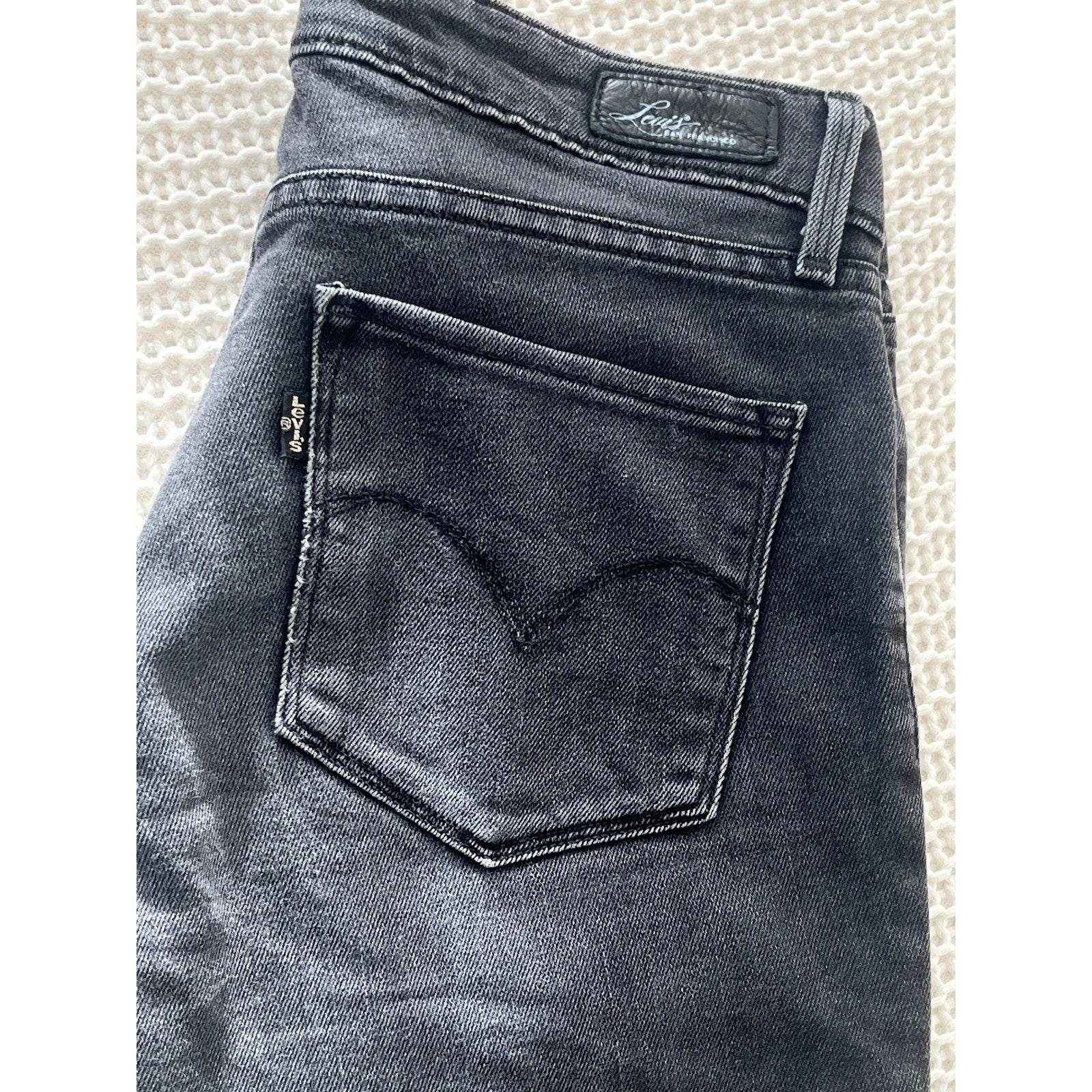 Levi's 711 Skinny Jeans Black Denim Women's Size 23x28