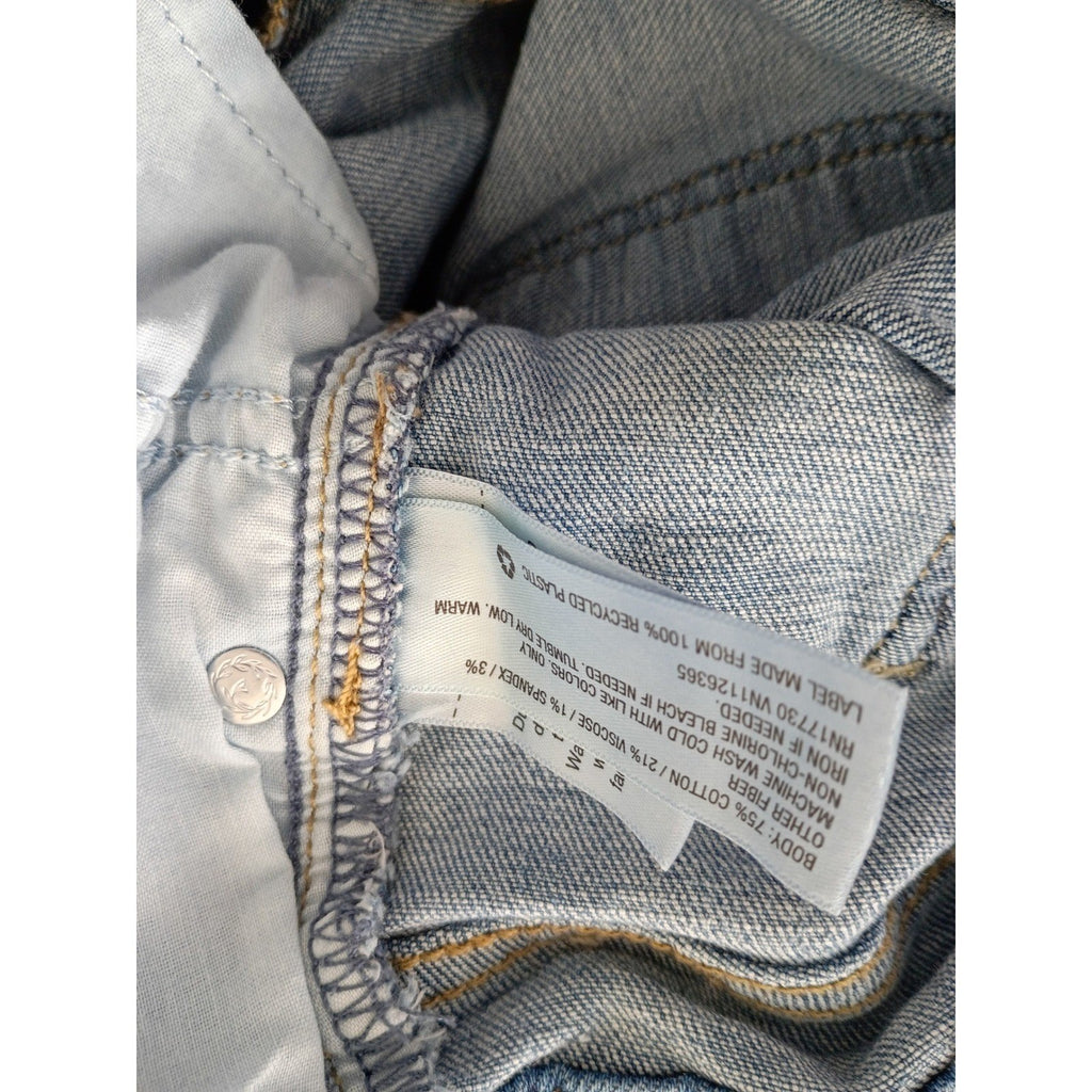 Universal Thread Light Wash High Rise Slim Straight Jeans 6R/28x26