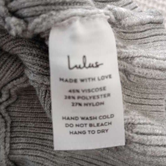 LULUS Grey Ribbed V-Neck Dolman Sleeve Ruffle Hem Sweater Top M