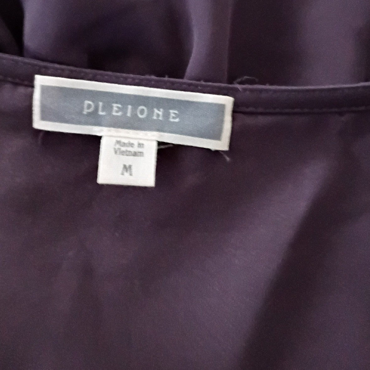 PLEIONE Coquette Plum Romantic Twist-Front Empire Blouse Soft Drape M NWOT