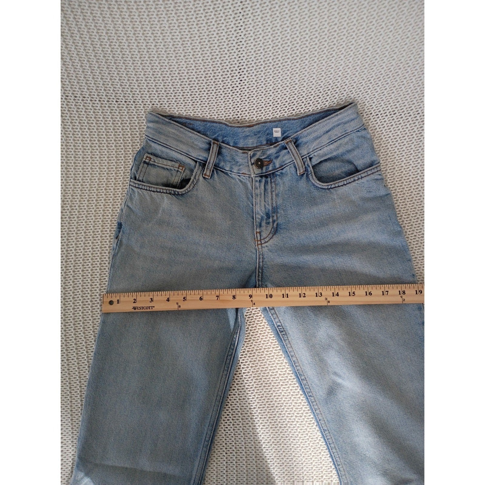 Subdued Light Blue Straight Leg Jeans High Rise Denim Size 2 W 26 x 32