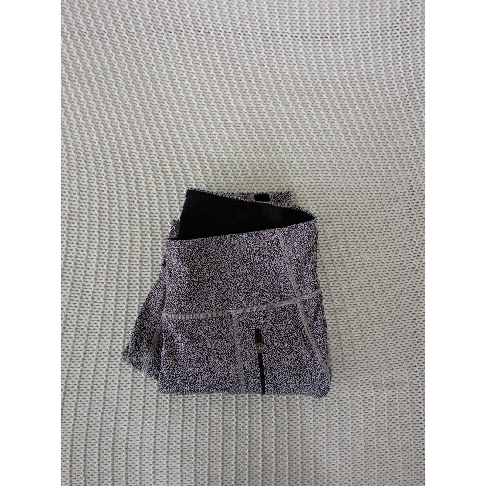 Lululemon Tight Stuff Tight 7/8 Leggings Size 8 Black White Pebble Mesh Panels