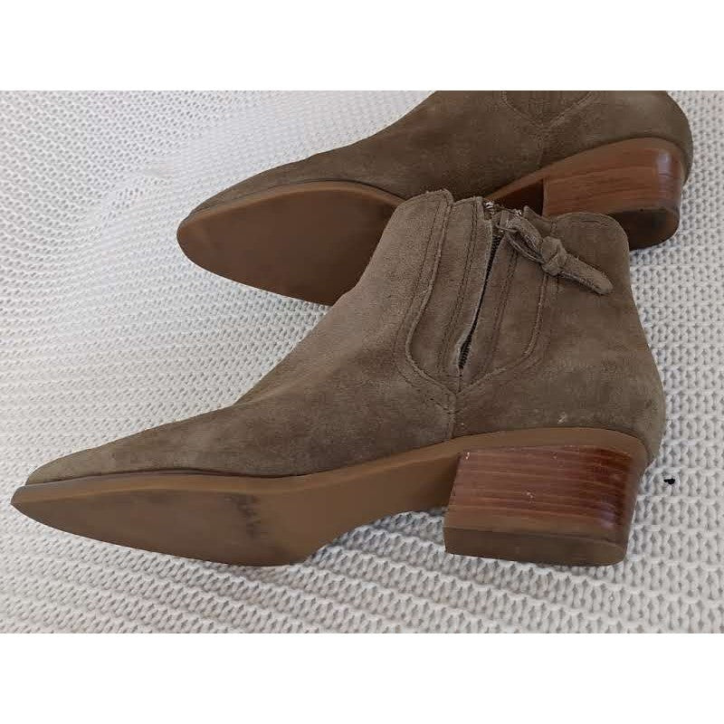 Cole Haan Womens Taupe Suede Pointed Toe Ankle Boots Tassel Zip 6.5 B $180 READ