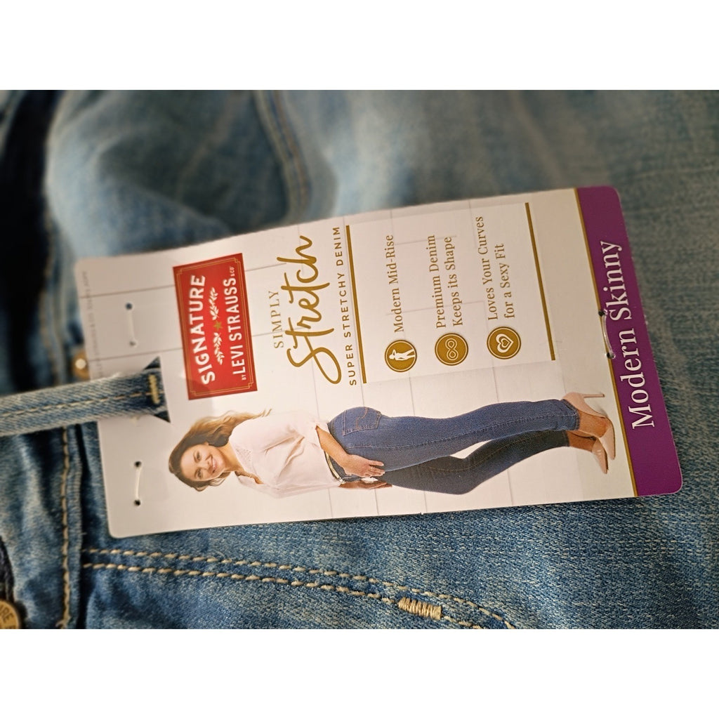Levi Strauss Signature NWT Modern Skinny Stretch Jeans Med Wash 29x28 Size 8