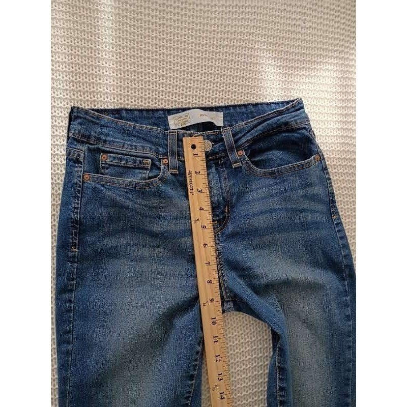 Levi Strauss Signature Gold Label Mid Rise Bootcut Jeans Blue Medium Wash 28x32T