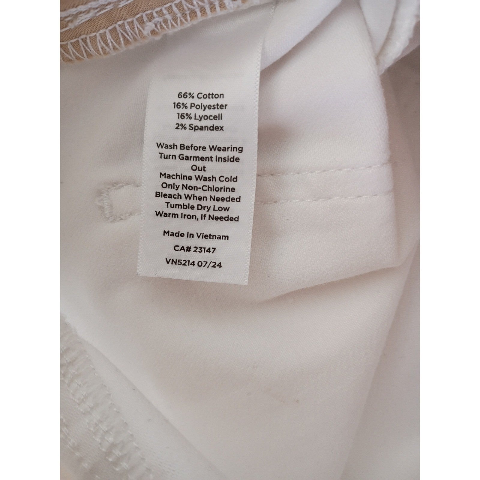 Talbots Womens -NWOT - Size 6 28x30 Curvy Barely Bootcut Jean White Denim Pants