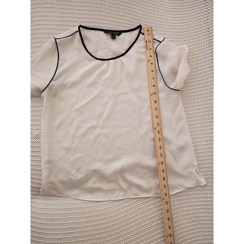 Banana Republic Ivory White Short Sleeve Blouse S Navy Blue Contrast Trim
