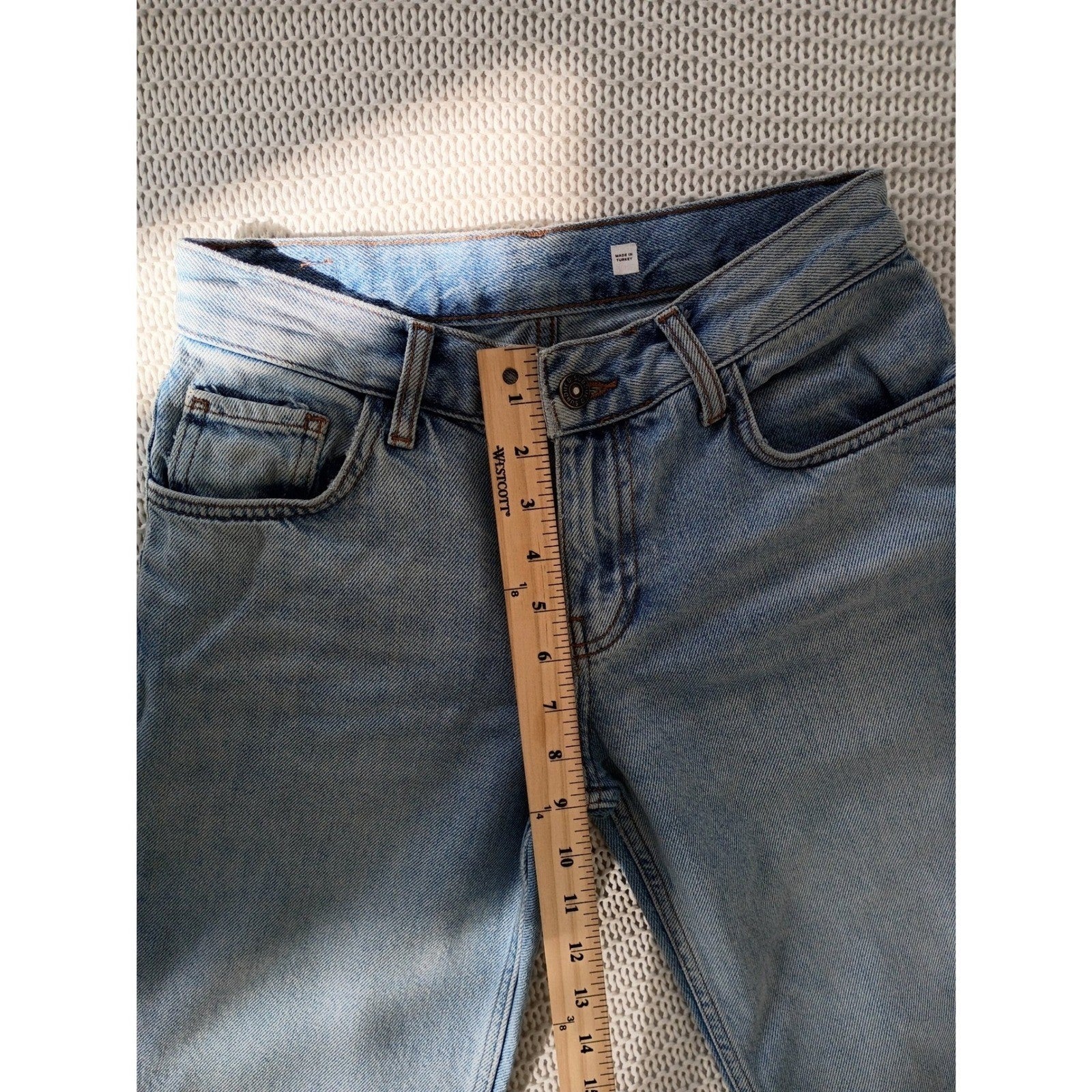 Subdued Light Blue Straight Leg Jeans High Rise Denim Size 2 W 26 x 32