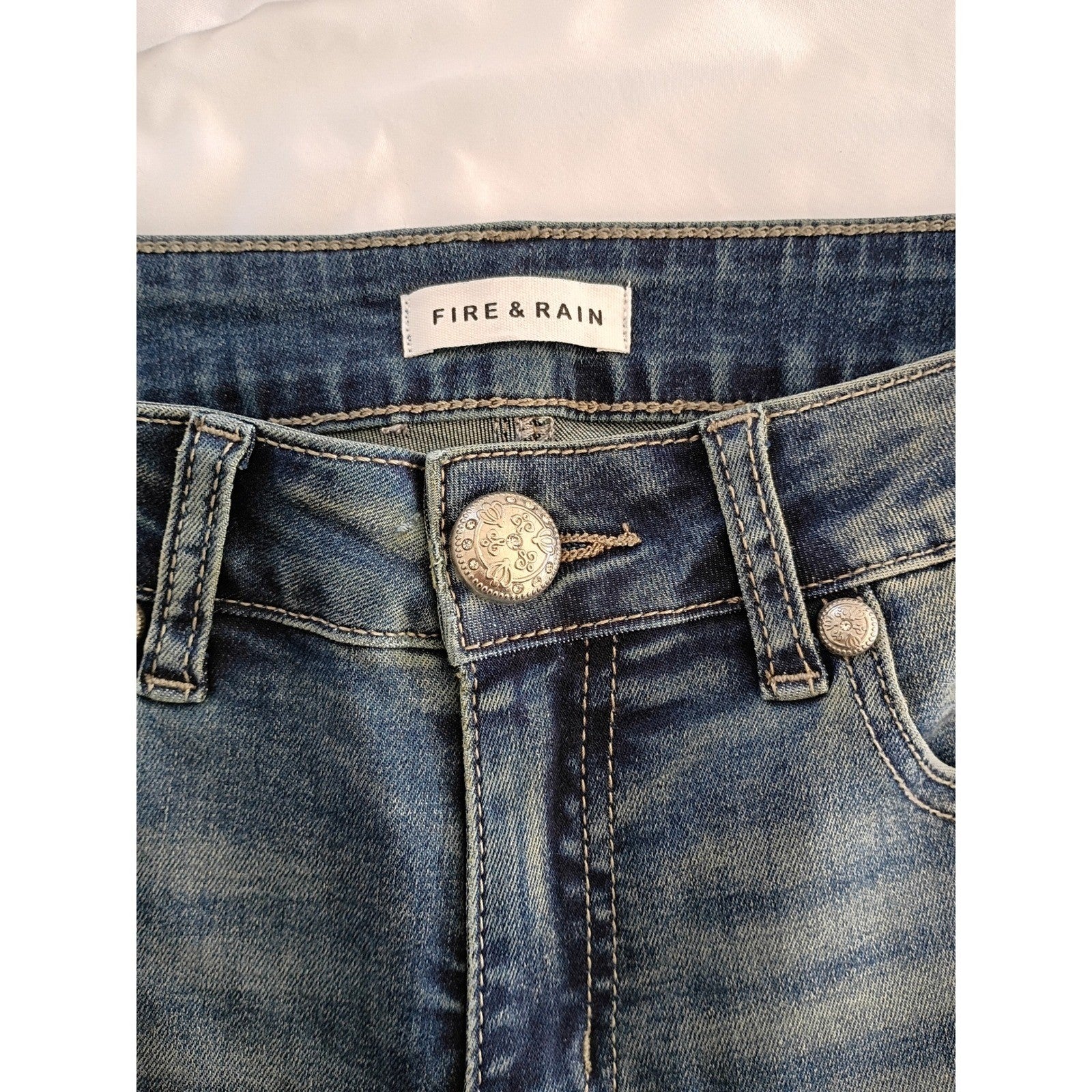 FIRE & RAIN Embellished Bootcut Jeans Medium Wash Size 7