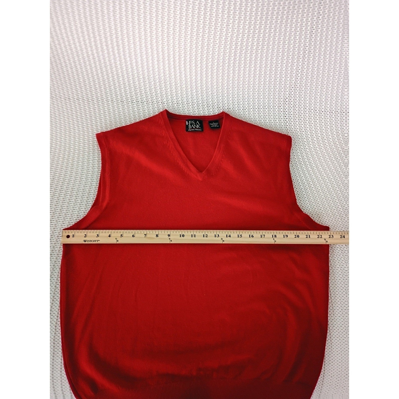 Jos A Bank Signature L Red 100% Merino Wool V-Neck Sweater Vest Italian Yarn Men