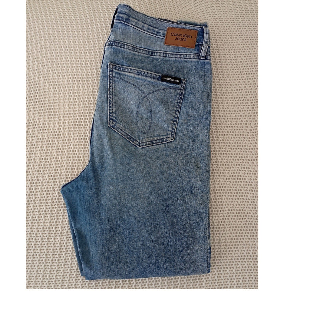 Calvin Klein Distressed Straight Leg Jeans Blue Frayed Hem 28/6x27 NWOT