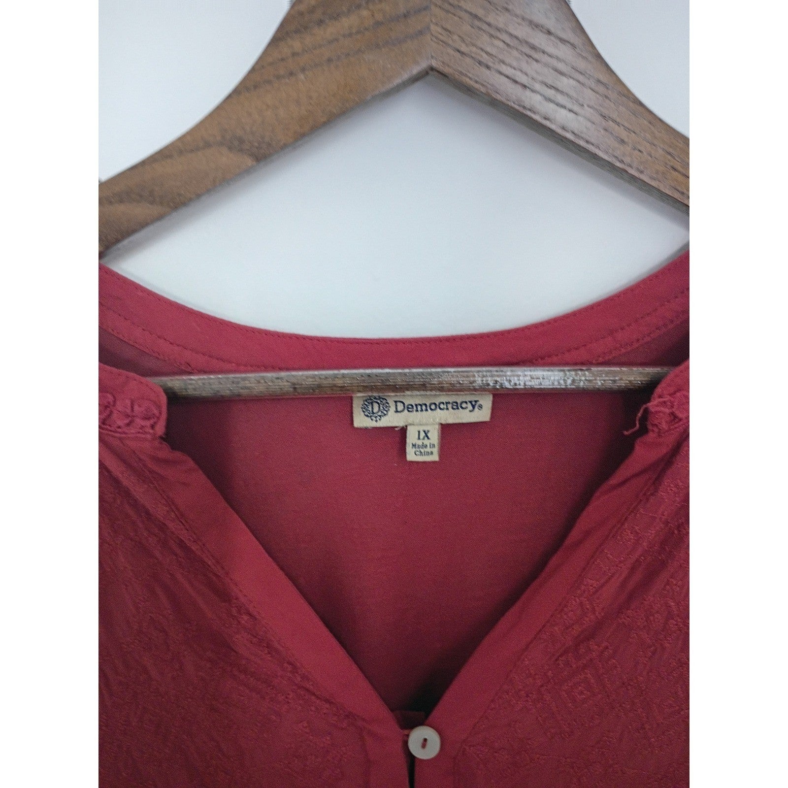 Democracy Red V Neck 3/4 Sleeve Button Front Textured Top Plus 1X XL Boho
