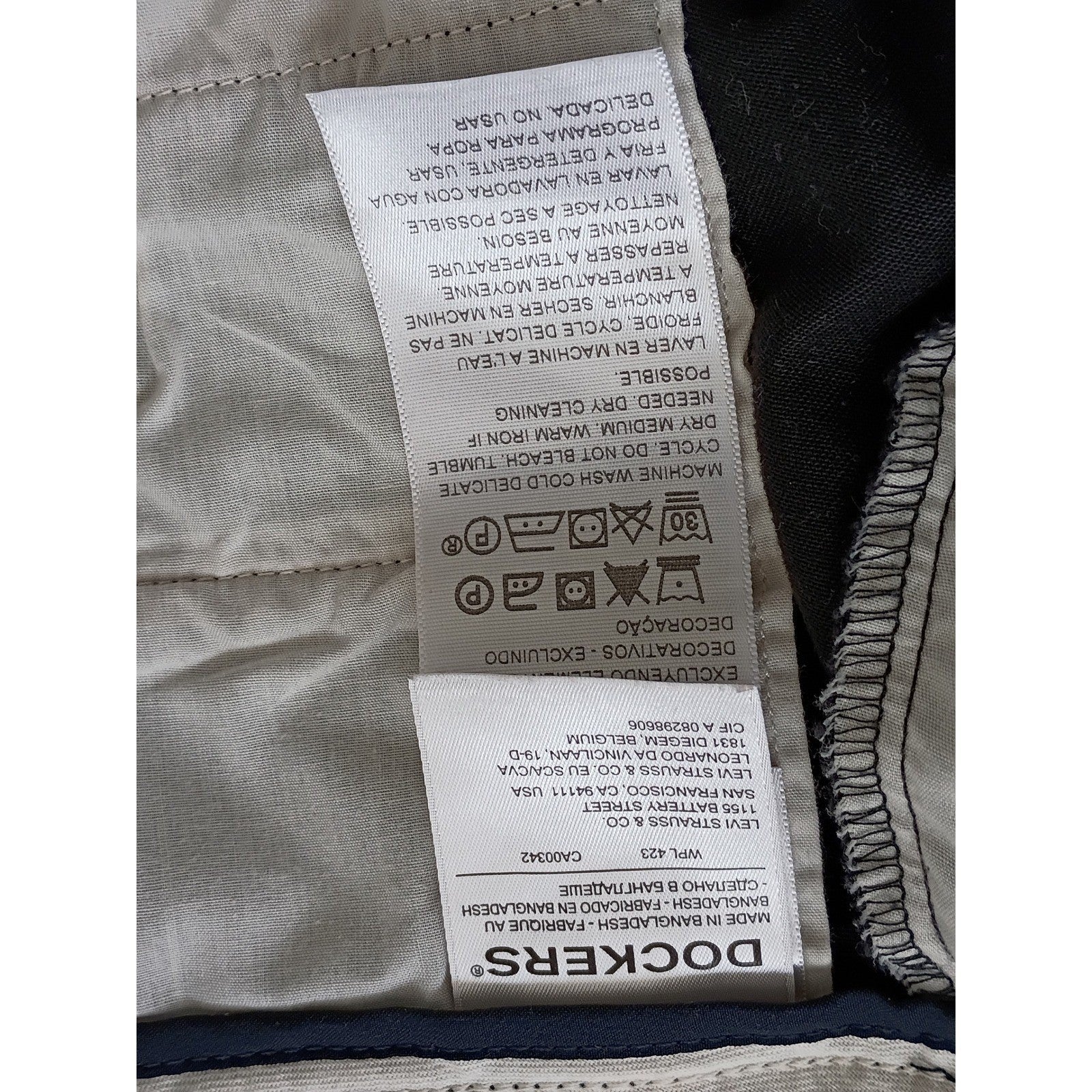 Dockers Men's 33x32 Black Chino Pants Straight Fit Cotton Stretch  Work Sits