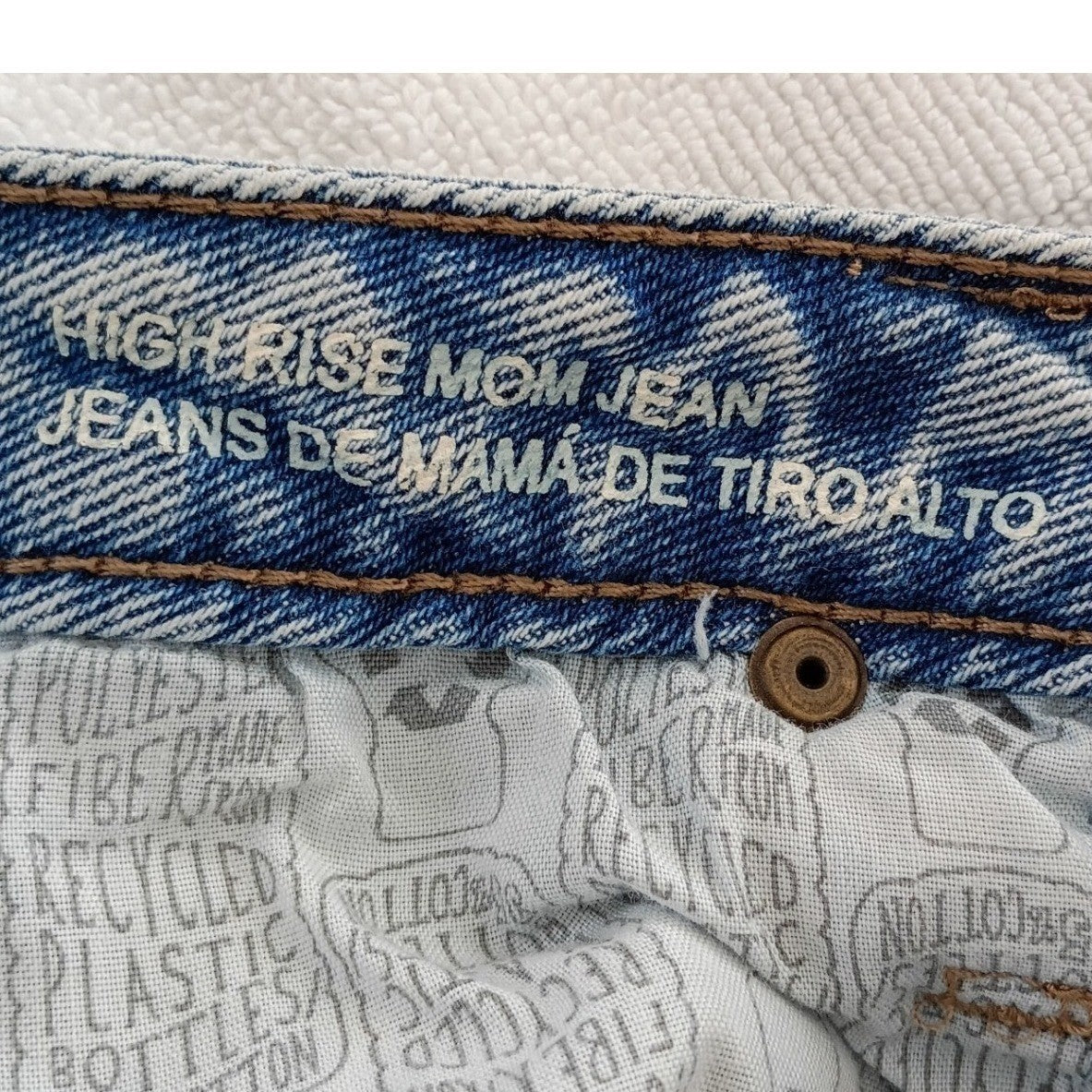 Wild Fable High Rise Mom Jeans Distressed Light Wash Denim Size 6