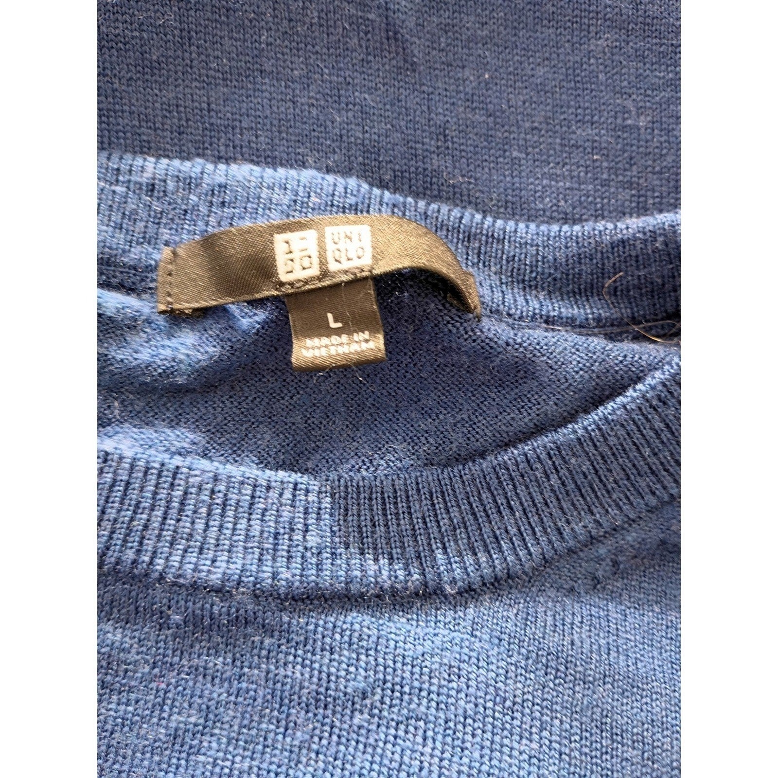 Uniqlo Men's Navy 100% Extra Fine Merino Wool Crew Neck Sweater Large