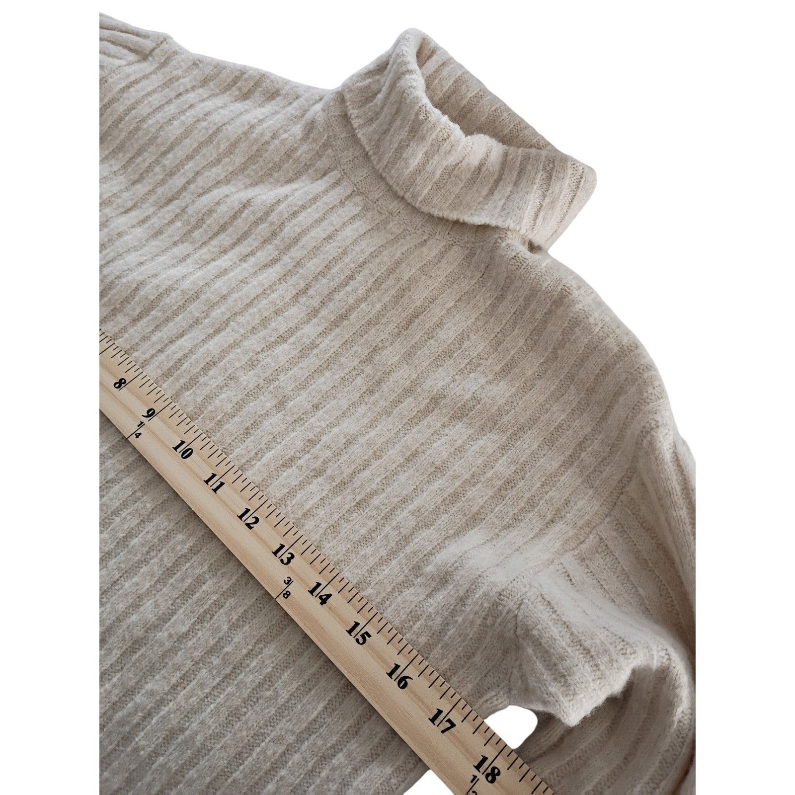 Zara NWT Cream Ribbed Cropped Turtleneck Sweater Long Sleeve Minimalist S XS