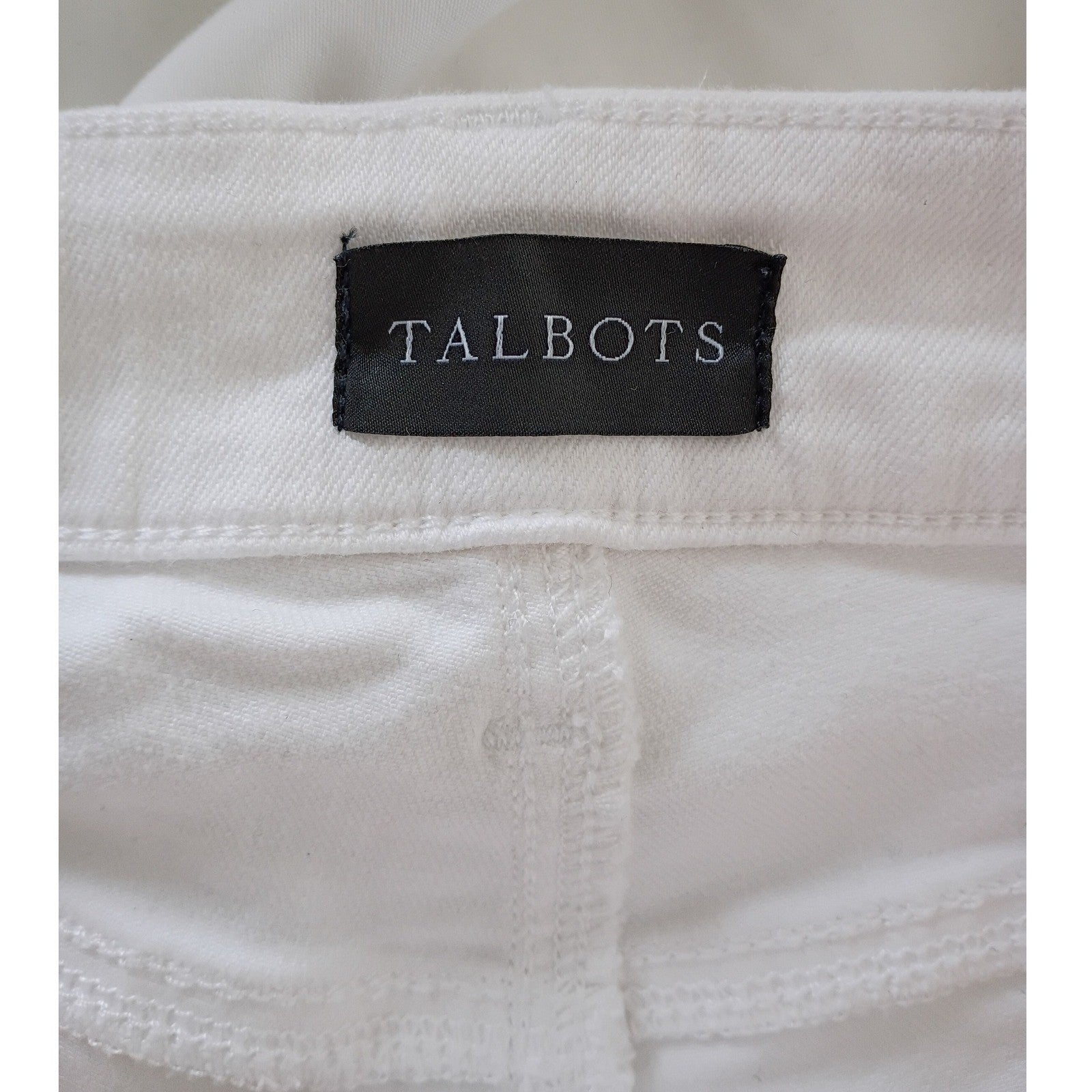 Talbots Womens -NWOT - Size 6 28x30 Curvy Barely Bootcut Jean White Denim Pants