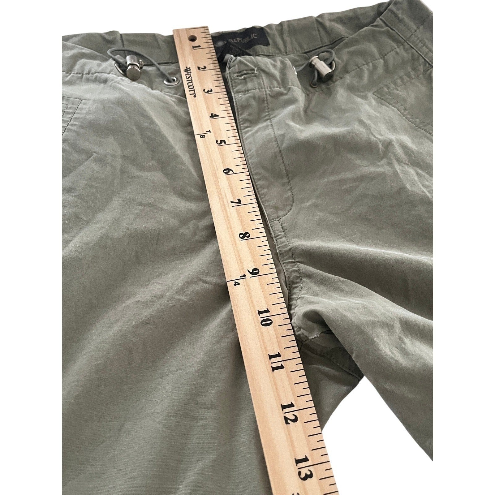 Banana Republic Olive Green Cargo Pants Drawstring Cropped Leg Size Fit 26)