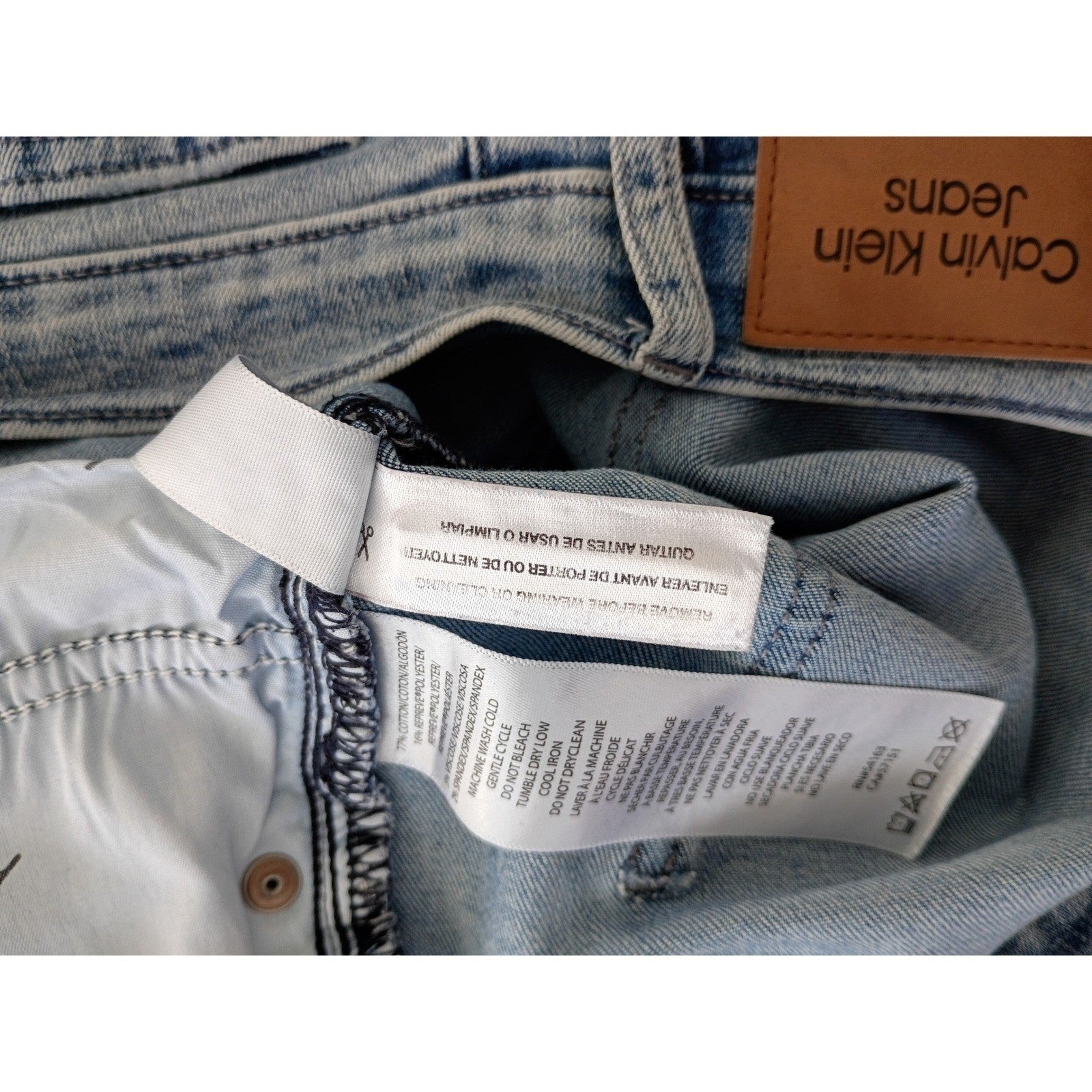Calvin Klein Distressed Straight Leg Jeans Blue Frayed Hem 28/6x27 NWOT