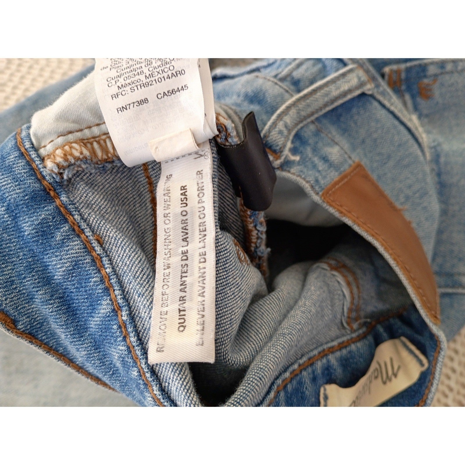 Madewell The Perfect Vintage Jeans Light Wash Distressed Frayed Hem 23x27 NWOT