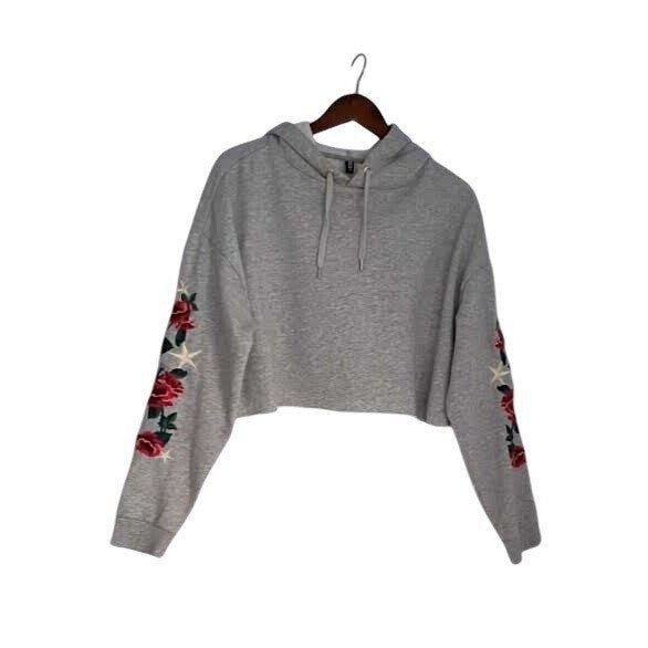 H&M Divided Gray Cropped Hoodie L Floral Rose Embroidered Raw Hem Cottagecore