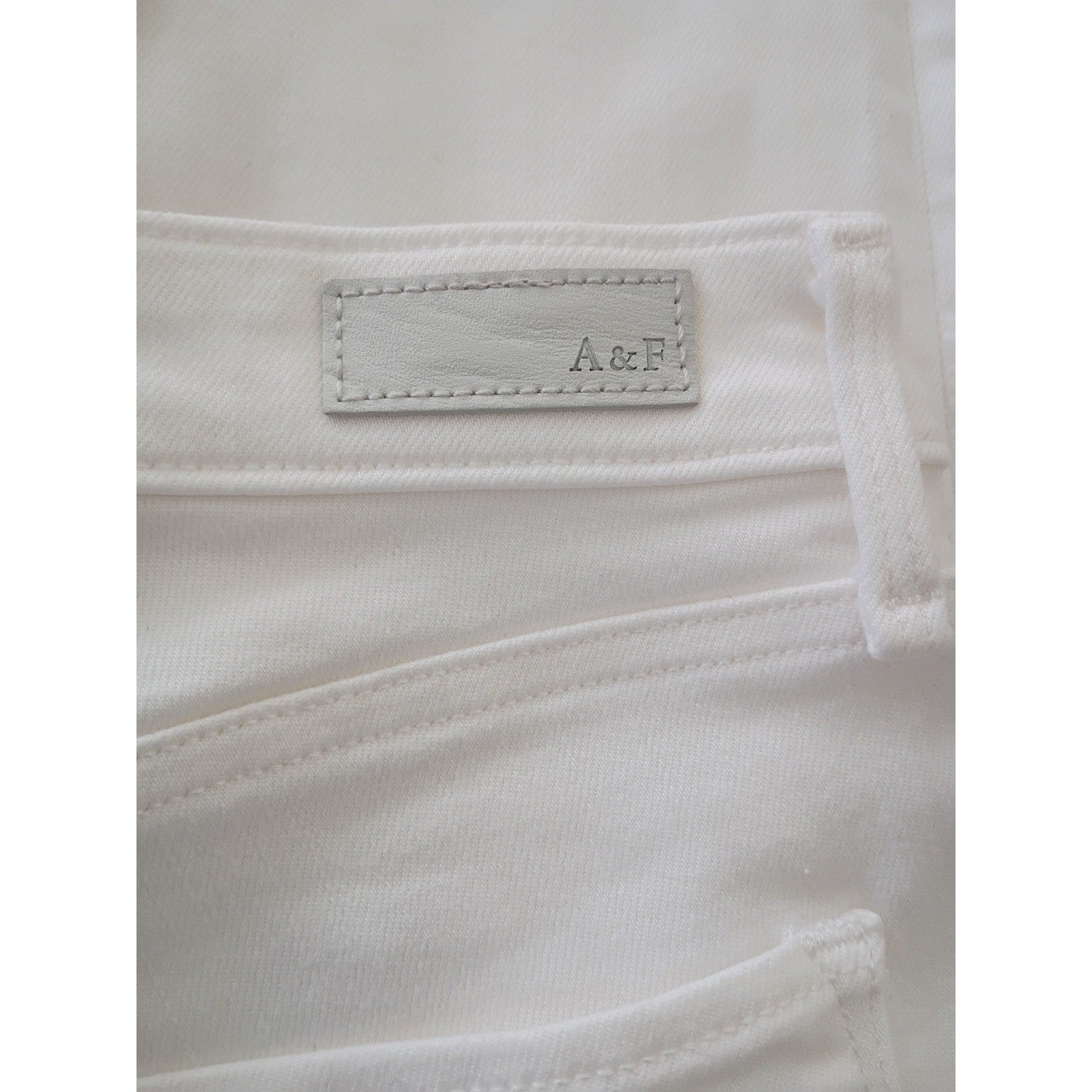 Abercrombie & Fitch White Harper Mid Rise Super Skinny Jeans 26x29 2R NWOT
