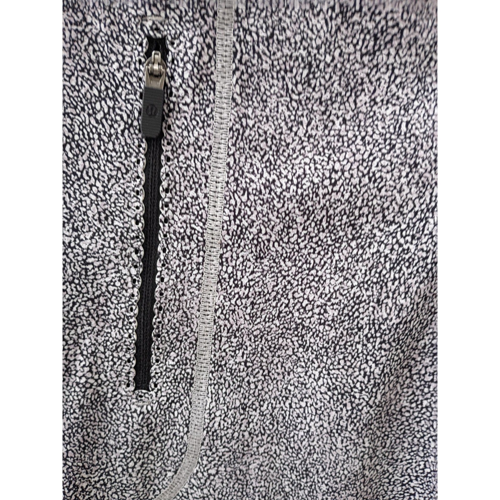 Lululemon Tight Stuff Tight 7/8 Leggings Size 8 Black White Pebble Mesh Panels
