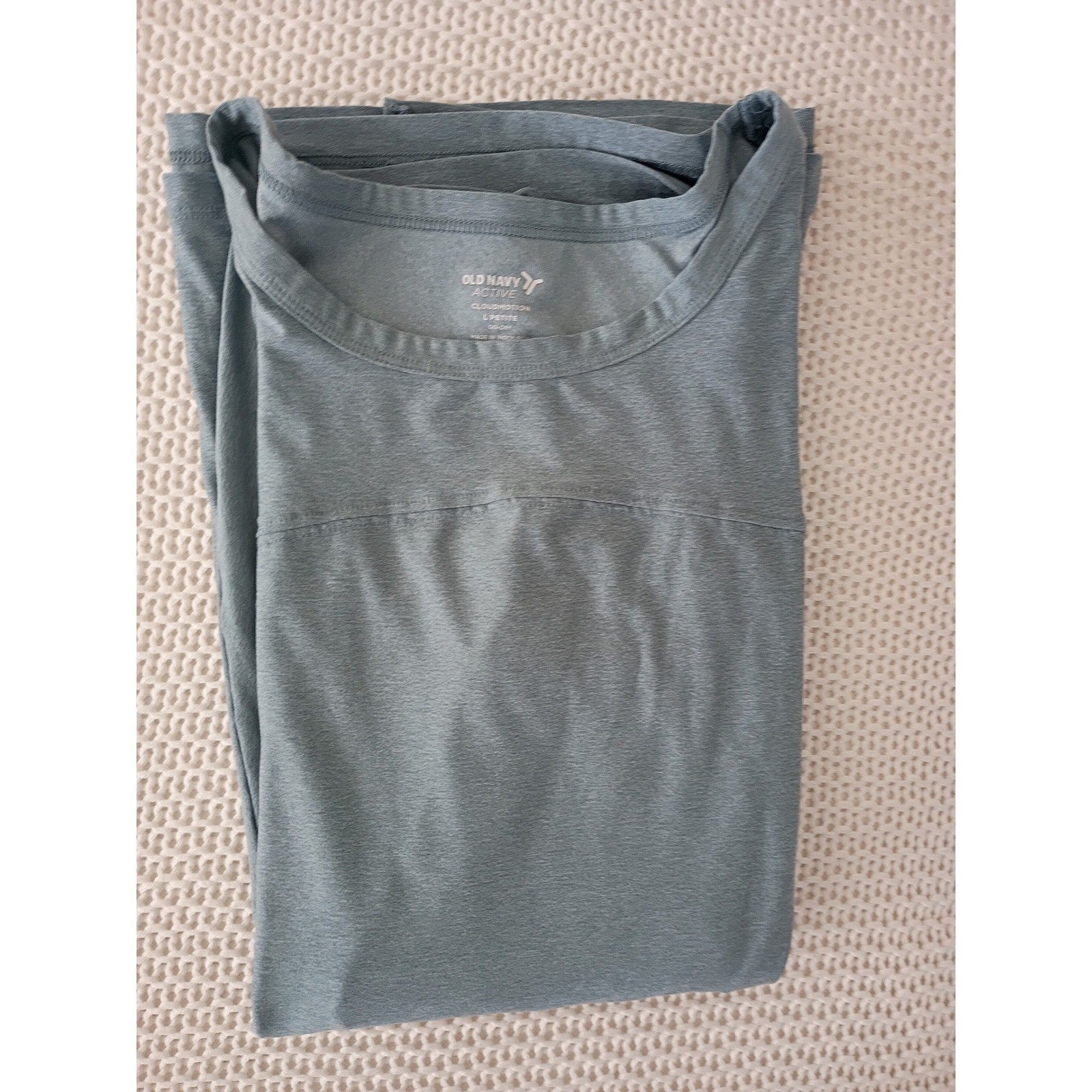Old Navy Cloudmotion Lyocell Active Top Sage L Oversized Soft Stretch Go-Dry