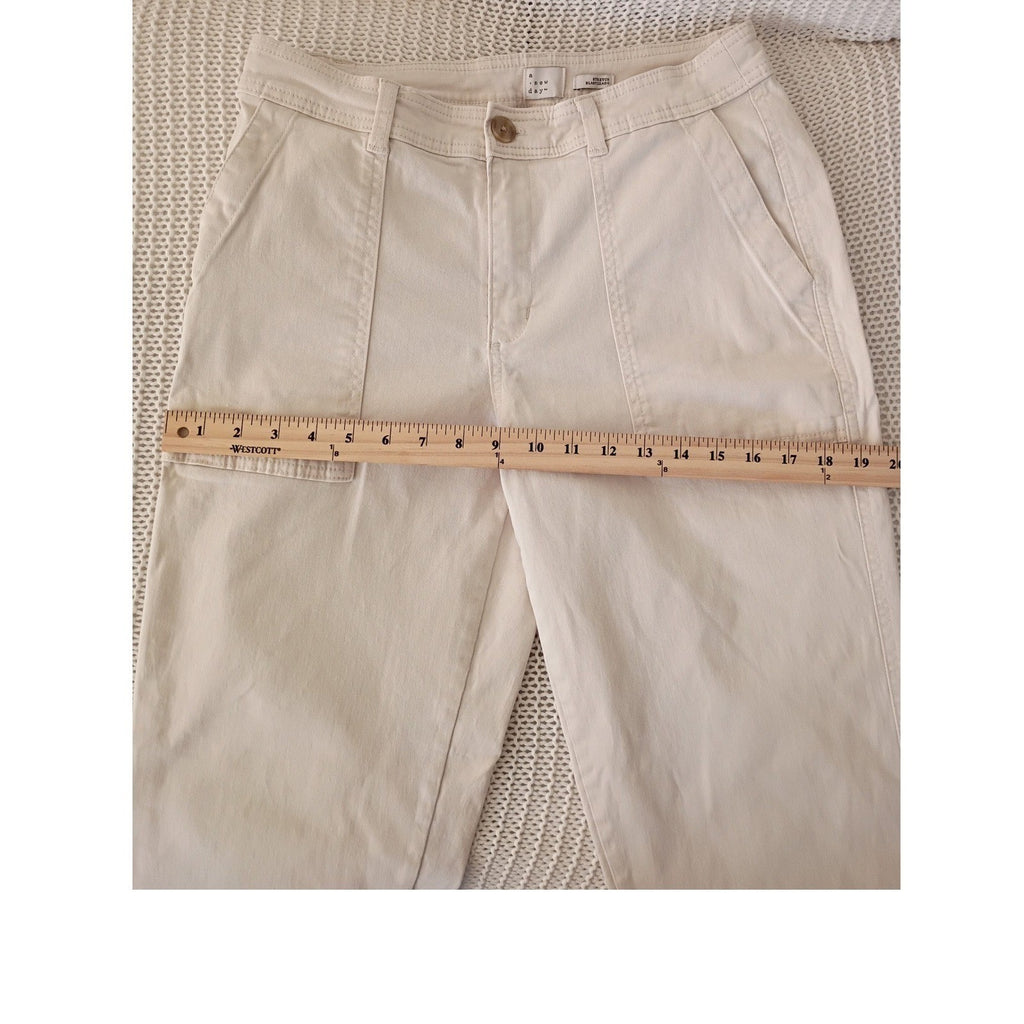 A New Day Womens Cargo Pants Cream Stretch Elasticized Sz 8 W28x26